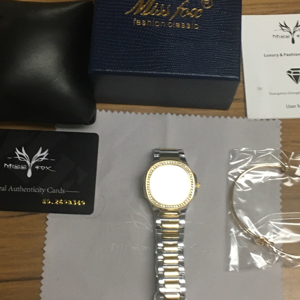 New women’s fashion watch - Picture 6 of 8